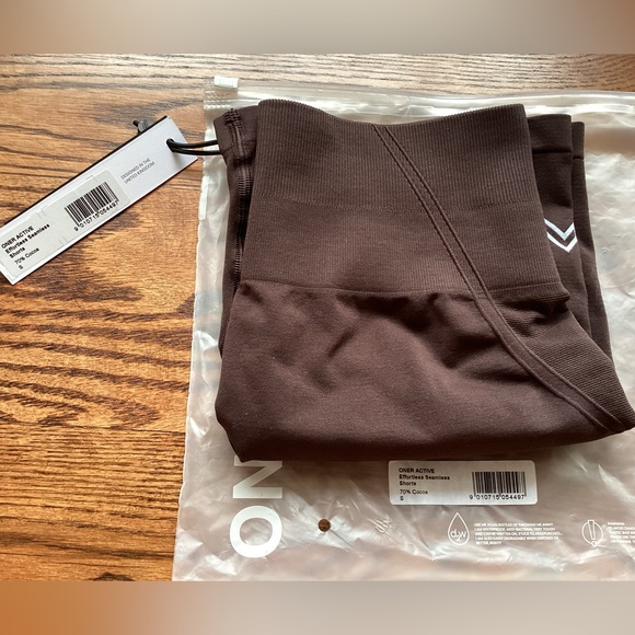 Oner Active OG 70% Cocoa Effortless Shorts - Picture 4 of 9